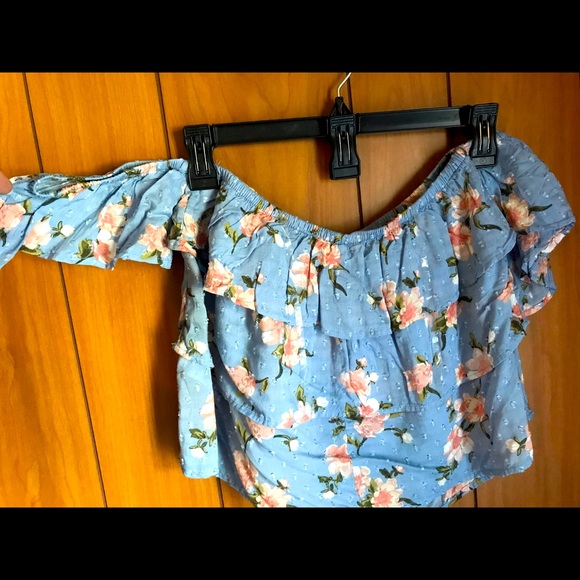 American Eagle Floral Crop Top - Picture 1 of 3